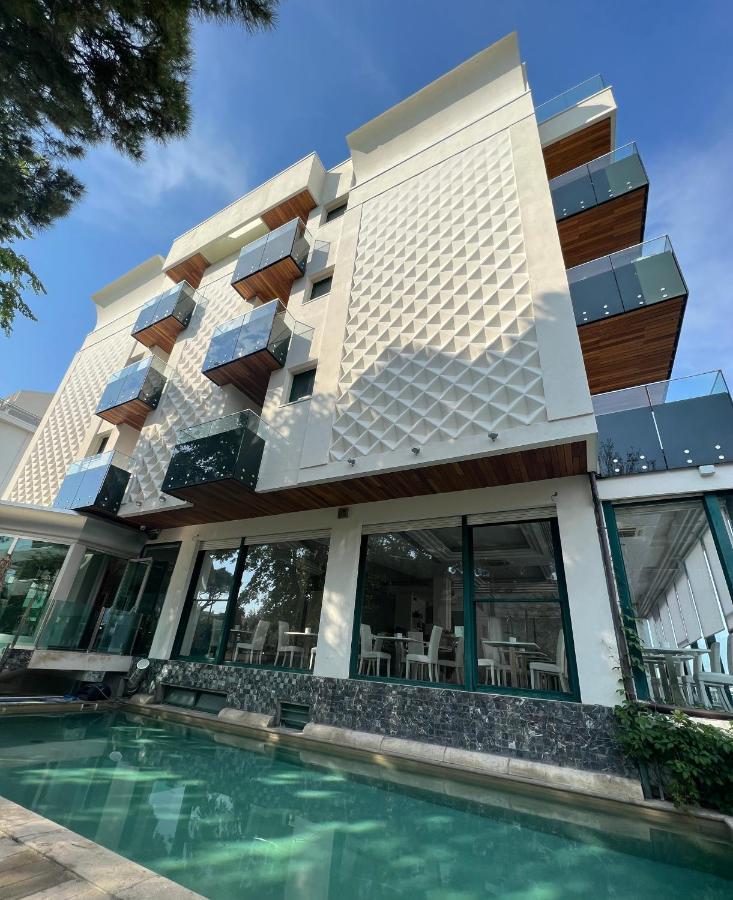 Montecarlo - Vista Mare Con Piscina & Area Fitness Hotel 3*