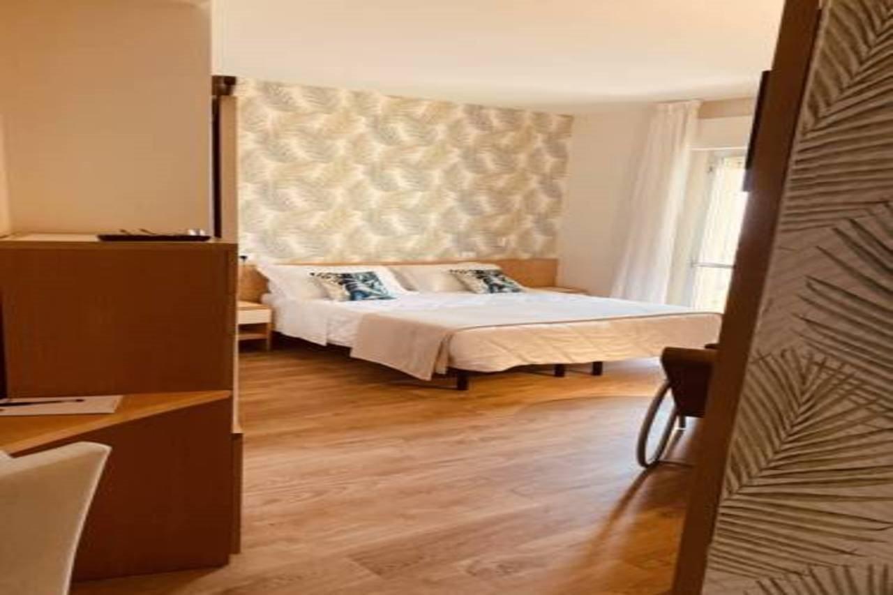 Montecarlo Vista Mare 3*