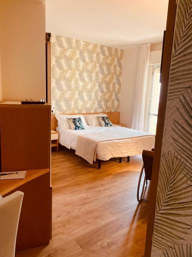 Hotel Montecarlo Vista Mare 3*